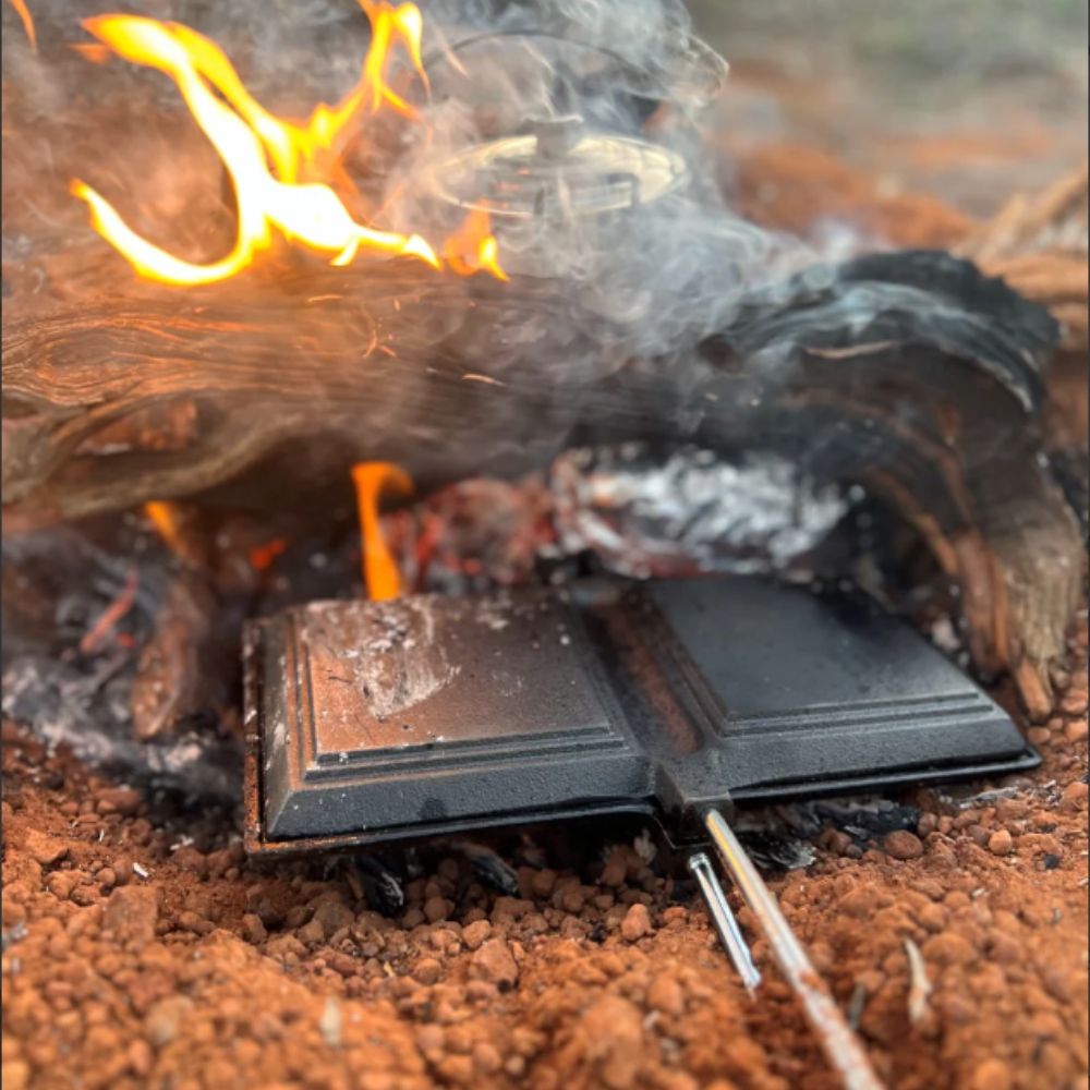This image shows the jaffle iron.